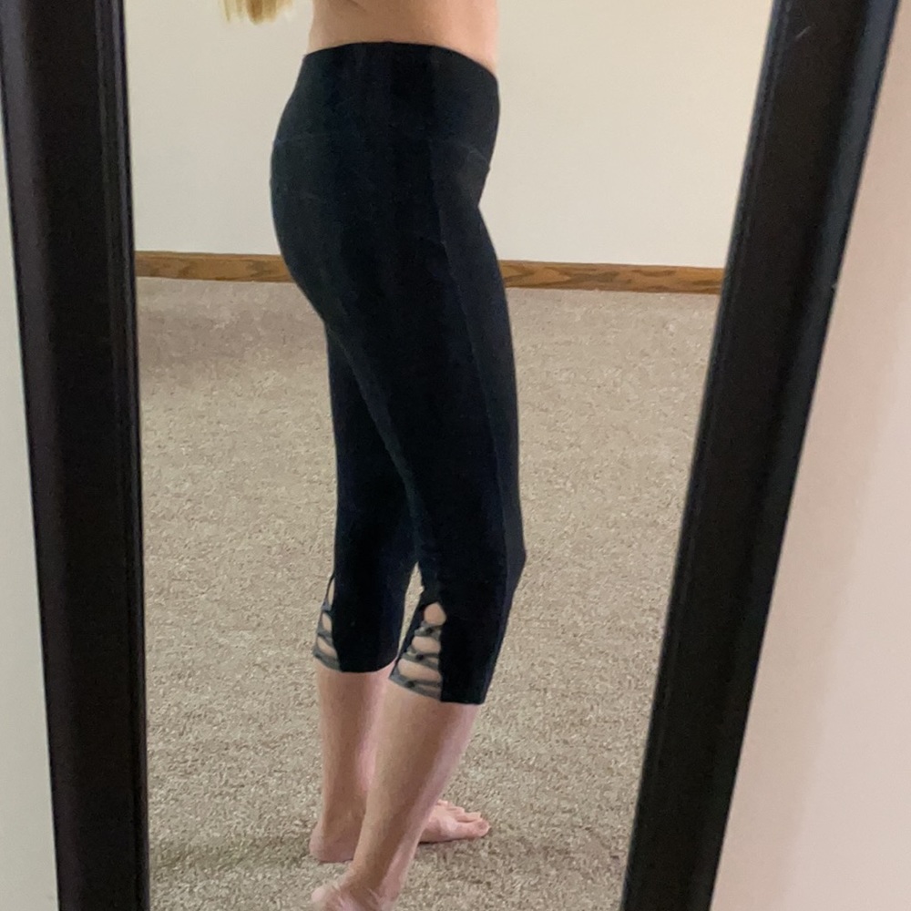 4/$24🦩 Champion Cropped Leggings Black Size Small